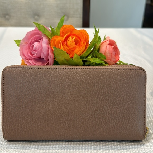 Authentic Gucci marmont zippy wallet - Picture 2 of 11